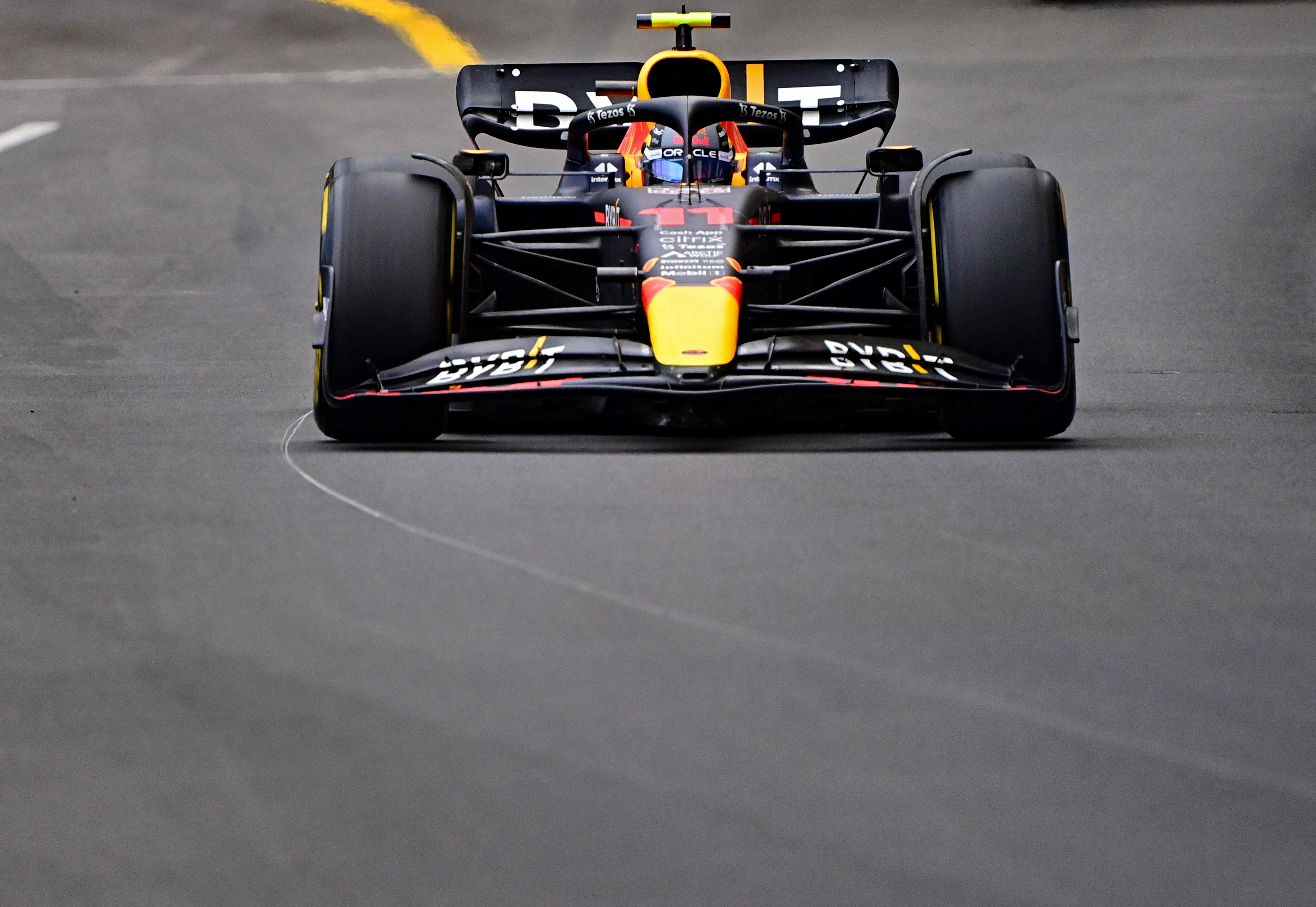 梅赛德斯横扫雷诺车队，佩雷兹刷新纪录的简单介绍