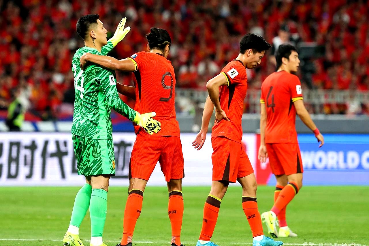 比赛临近，球员情绪高涨备战紧张